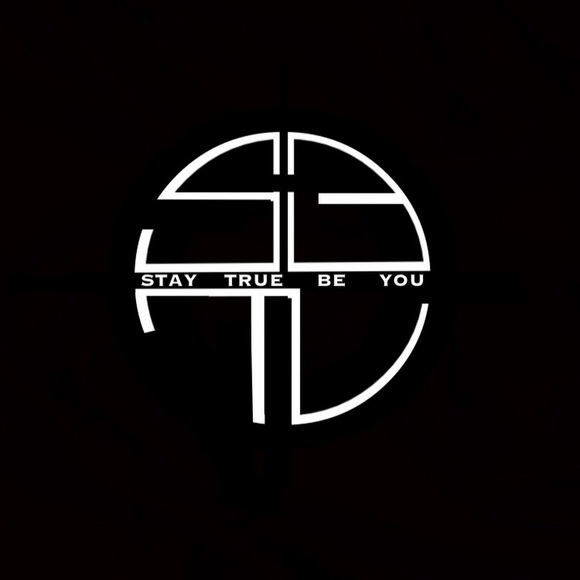 Meet your Posher, Amelia - Picture 1 of 1